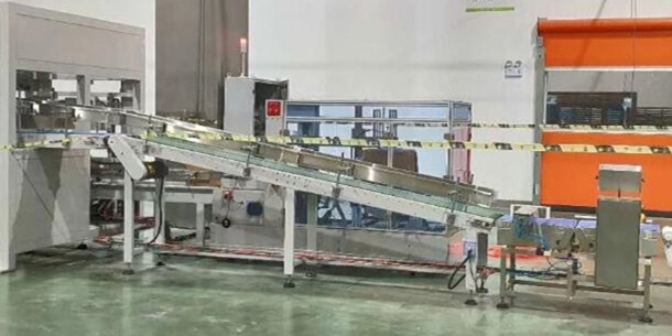 Rice fully automatic packaging assembly line